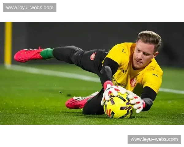 特尔施特根租借赫罗纳遭遇重伤，昔日9000万门将命运多舛